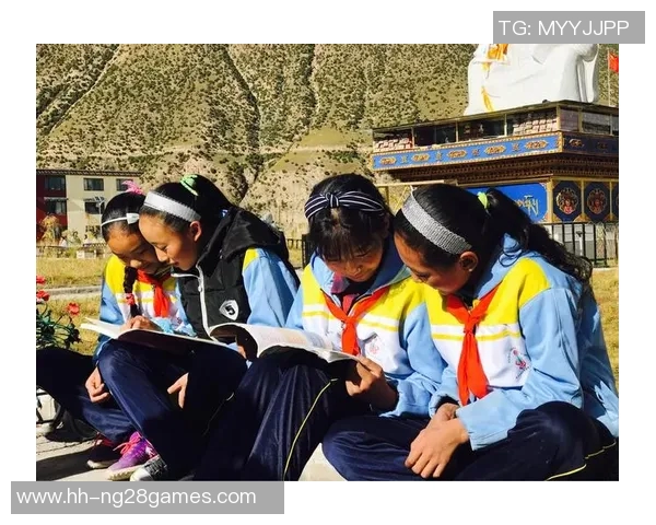 从街头少年到绿茵传奇:揭开足球巨星童年的奋斗与梦想 从街头少年到绿茵传奇:揭开足球巨星童年的奋斗与梦想